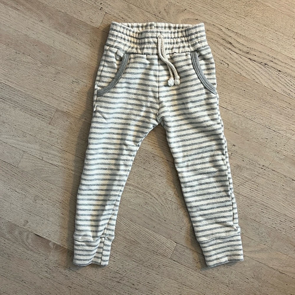NWOT 3t childhoods clothing stripe sweatpants. Grey and ivory